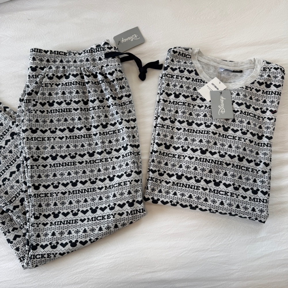 Disney Black & White Minnie & Mickey Mouse men’s Pajama Set NWT